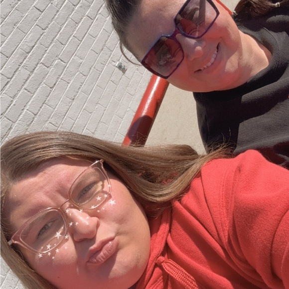 Meet your Posher, Julinda - Picture 3 of 3